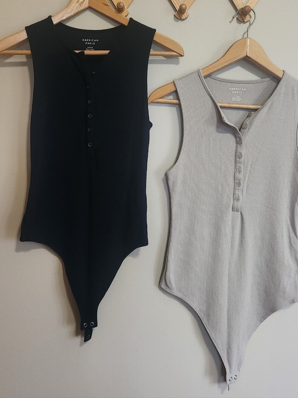 American Eagle Bundle Of 2 Ribbed Sleevless Body Suits. Size M Black Clay Color